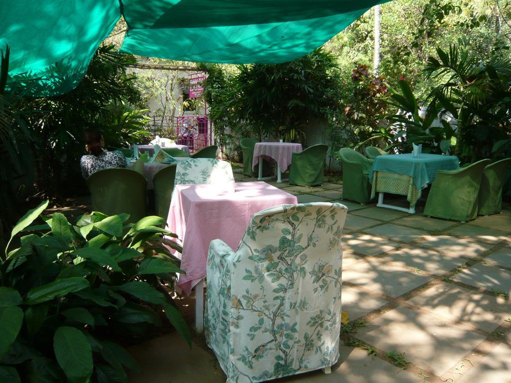 Michele'S Garden Bed & Breakfast Анджуна Екстериор снимка